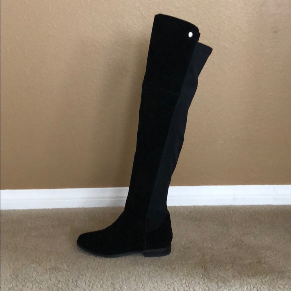 Chinese Laundry “Robin” split suede boots